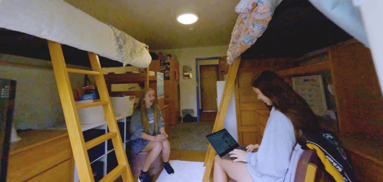 friends-sitting-in-dorm-room